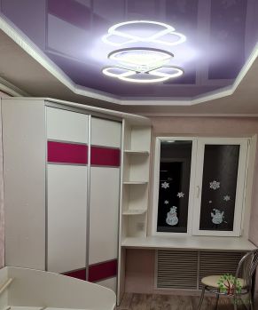 Двери-купе с розовыми вставками очень понравились заказчикам